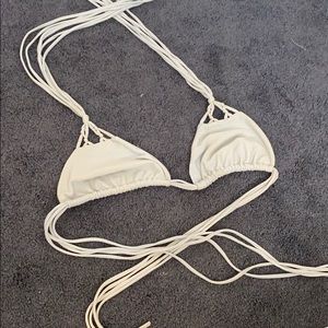 Women’s size small mokoh bikini top- m